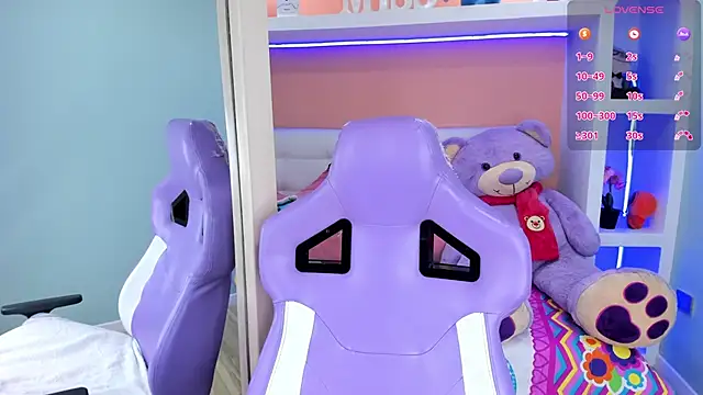 Snapshot of miss___evangeline chatting on 02/11/25, 02:35 miss evangeline online show from 02/11/25, 02:35