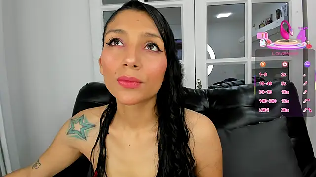 Snapshot of miss___evangeline chatting on 02/25/25, 11:08 miss evangeline online show from 02/25/25, 11:08