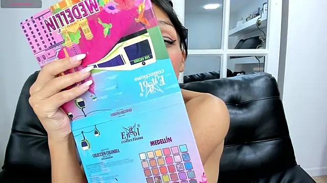 Snapshot of miss___evangeline chatting on 03/19/25, 08:45 miss evangeline online show from 03/19/25, 08:45