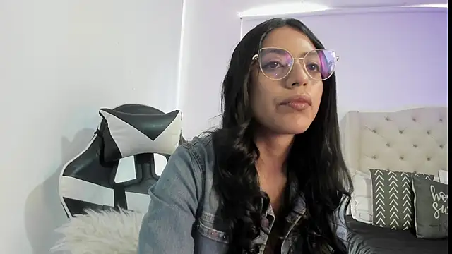 Snapshot of Xewa_ chatting on 11/05/25, 08:09 Xewa online show from 11/05/25, 08:09