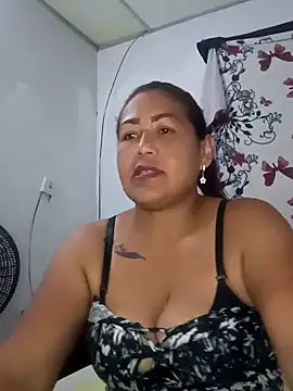 Snapshot of Abigail_BigTits chatting on 03/21/25, 02:39 Abigail BigTits online show from 03/21/25, 02:39