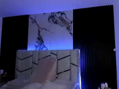 Snapshot of daniiphoeniixx chatting on 01/26/25, 06:06 daniiphoeniixx online show from 01/26/25, 06:06