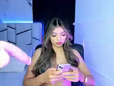 Snapshot of daniiphoeniixx chatting on 02/07/25, 07:06 daniiphoeniixx online show from 02/07/25, 07:06