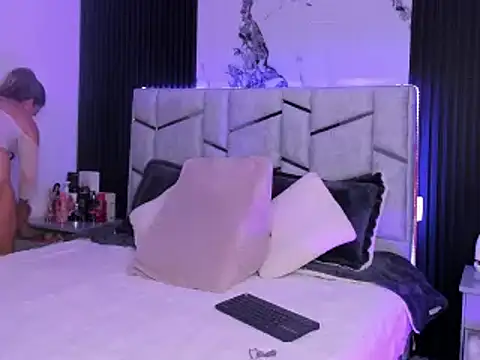 Snapshot of daniiphoeniixx chatting on 02/12/25, 07:35 daniiphoeniixx online show from 02/12/25, 07:35