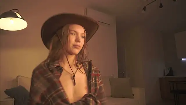 alittlestarrr online show from 01/07/25, 02:10