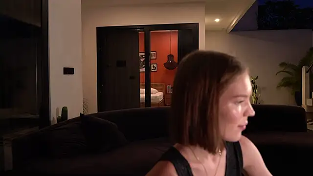 alittlestarrr online show from 11/18/25, 10:41