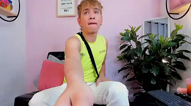 Snapshot of Brian-Ausslos chatting on 01/16/25, 12:53 Brian-Ausslos online show from 01/16/25, 12:53