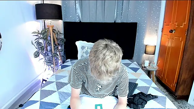 Snapshot of Brian-Ausslos chatting on 01/19/25, 04:54 Brian-Ausslos online show from 01/19/25, 04:54