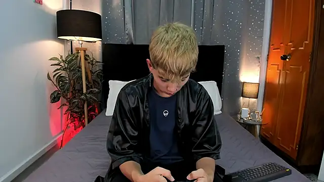 Snapshot of Brian-Ausslos chatting on 01/26/25, 03:59 Brian-Ausslos online show from 01/26/25, 03:59