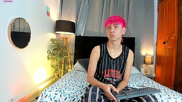 Snapshot of Brian-Ausslos chatting on 02/22/25, 04:40 Brian-Ausslos online show from 02/22/25, 04:40