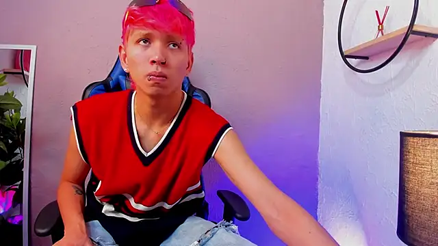 Snapshot of Brian-Ausslos chatting on 03/07/25, 10:21 Brian-Ausslos online show from 03/07/25, 10:21