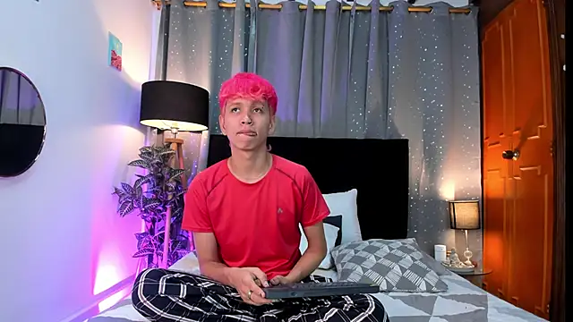 Snapshot of Brian-Ausslos chatting on 03/08/25, 04:45 Brian-Ausslos online show from 03/08/25, 04:45