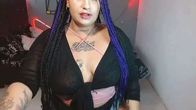 Snapshot of brittanysexhot chatting on 01/15/25, 08:48 brittanysexhot online show from 01/15/25, 08:48