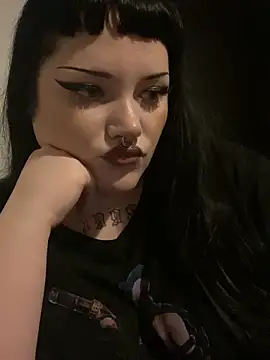 Snapshot of Gothicsiren chatting on 01/05/25, 01:35 Gothicsiren online show from 01/05/25, 01:35