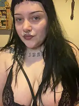 Snapshot of Gothicsiren chatting on 01/06/25, 02:15 Gothicsiren online show from 01/06/25, 02:15