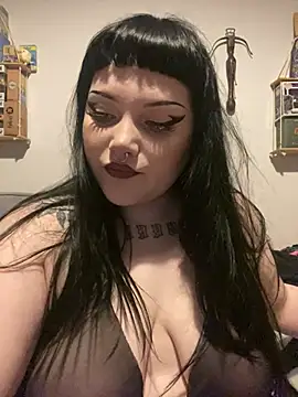Snapshot of Gothicsiren chatting on 01/18/25, 10:49 Gothicsiren online show from 01/18/25, 10:49