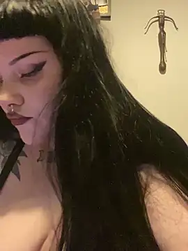Snapshot of Gothicsiren chatting on 01/31/25, 08:12 Gothicsiren online show from 01/31/25, 08:12