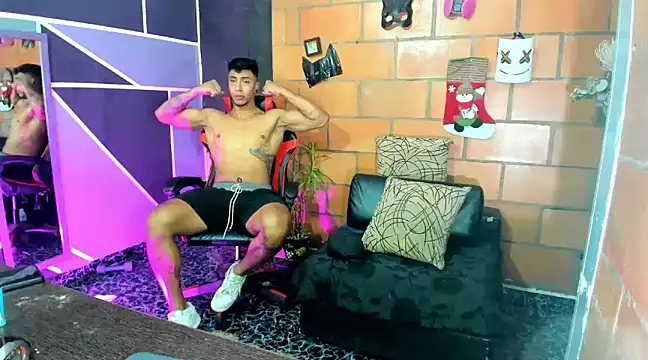 Snapshot of Adam_Valenciia chatting on 01/03/25, 11:12 Adam Valenciia online show from 01/03/25, 11:12