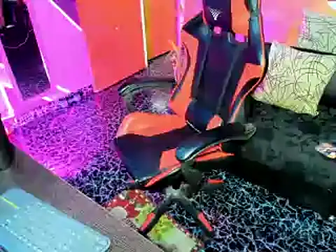 Snapshot of Adam_Valenciia chatting on 01/15/25, 12:09 Adam Valenciia online show from 01/15/25, 12:09