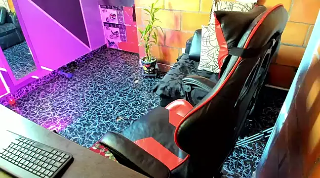 Snapshot of Adam_Valenciia chatting on 01/20/25, 02:03 Adam Valenciia online show from 01/20/25, 02:03