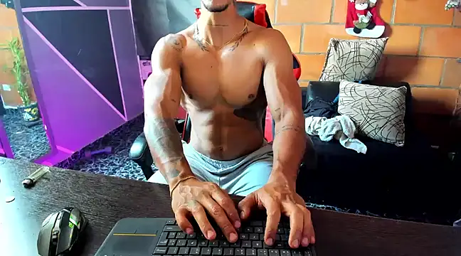 Snapshot of Adam_Valenciia chatting on 01/29/25, 05:45 Adam Valenciia online show from 01/29/25, 05:45