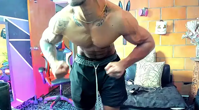 Snapshot of Adam_Valenciia chatting on 02/22/25, 10:20 Adam Valenciia online show from 02/22/25, 10:20