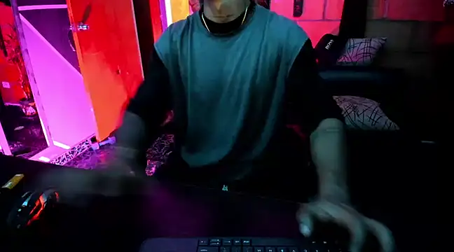 Snapshot of Adam_Valenciia chatting on 03/01/25, 04:26 Adam Valenciia online show from 03/01/25, 04:26