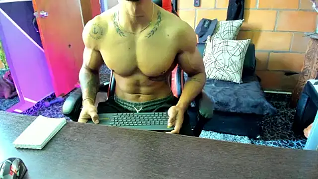 Snapshot of Adam_Valenciia chatting on 03/03/25, 03:53 Adam Valenciia online show from 03/03/25, 03:53