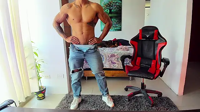 Snapshot of Adam_Valenciia chatting on 09/22/25, 04:20 Adam Valenciia online show from 09/22/25, 04:20