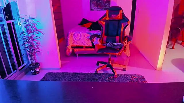 Snapshot of Adam_Valenciia chatting on 09/28/25, 03:12 Adam Valenciia online show from 09/28/25, 03:12