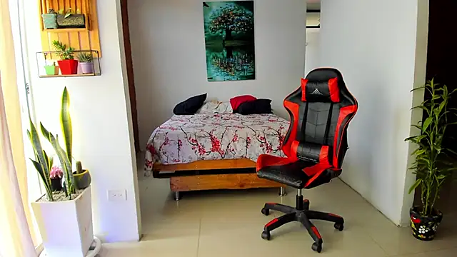 Snapshot of Adam_Valenciia chatting on 11/06/25, 04:19 Adam Valenciia online show from 11/06/25, 04:19