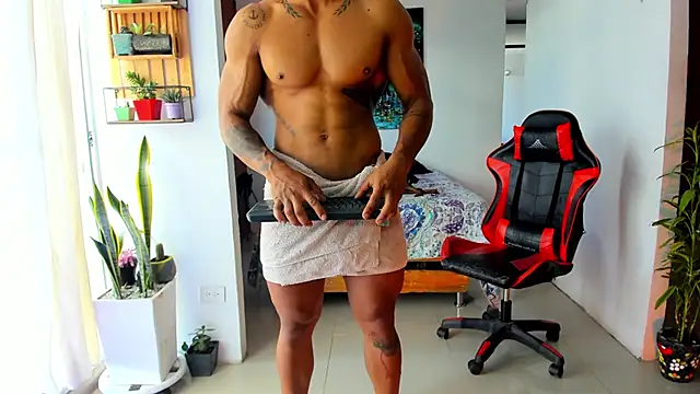 Snapshot of Adam_Valenciia chatting on 11/07/25, 04:51 Adam Valenciia online show from 11/07/25, 04:51