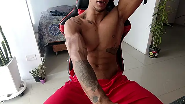 Snapshot of Adam_Valenciia chatting on 12/14/25, 08:35 Adam Valenciia online show from 12/14/25, 08:35