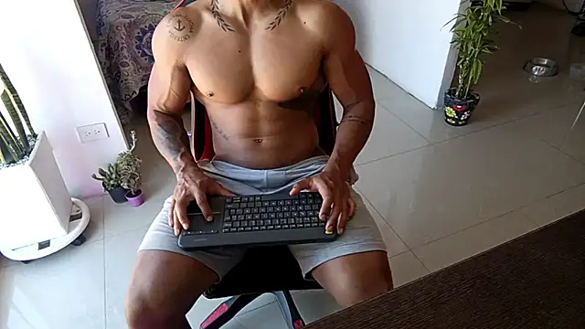 Snapshot of Adam_Valenciia chatting on 12/15/25, 02:32 Adam Valenciia online show from 12/15/25, 02:32