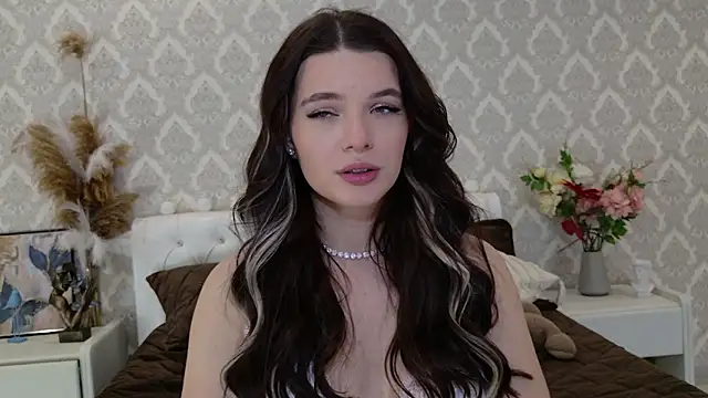 Nellie Medina online show from 02/07/25, 01:04