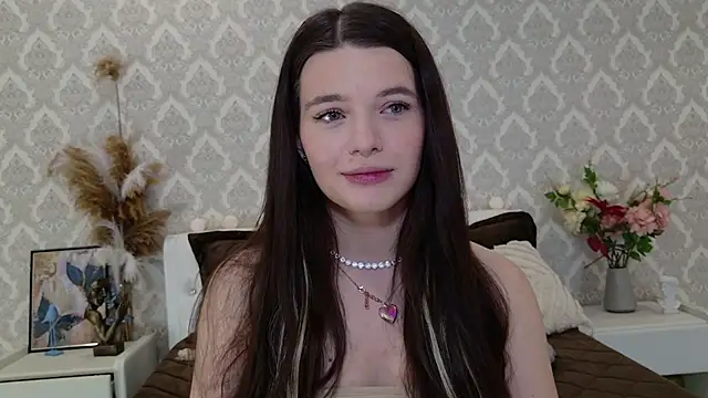 Nellie Medina online show from 02/24/25, 01:24