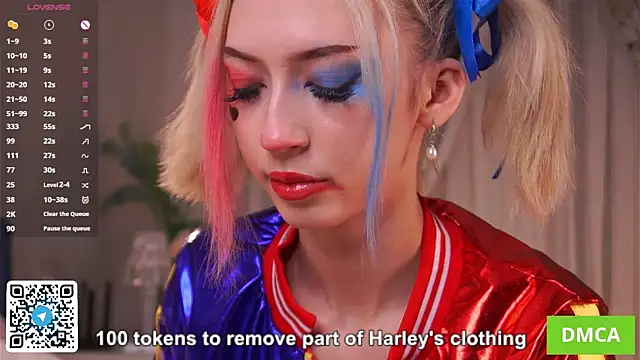 DaisyHearl online show from 10/31/25, 04:19