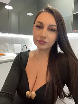 Snapshot of claraxjoyy chatting on 02/03/25, 04:35 claraxjoyy online show from 02/03/25, 04:35