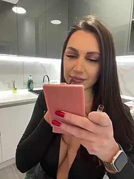 Snapshot of claraxjoyy chatting on 02/17/25, 04:31 claraxjoyy online show from 02/17/25, 04:31