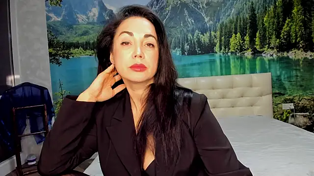 Monica Weiss online show from 02/01/25, 10:13