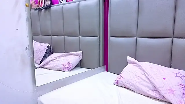 KRYSSTARITTER4 online show from 07/12/26, 02:02