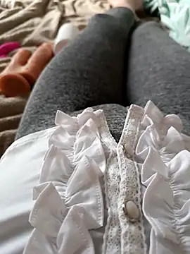 Snapshot of AnnalSV91 chatting on 03/09/25, 03:49 AnnalSV91 online show from 03/09/25, 03:49