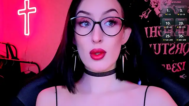 Miss Alice   online show from 04/18/26, 12:47