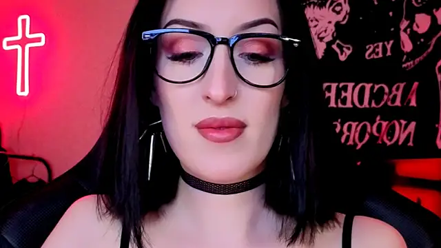 Miss Alice   online show from 05/19/26, 01:11