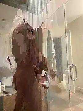 Snapshot of littemantait chatting on 12/19/25, 03:41 littemantait online show from 12/19/25, 03:41