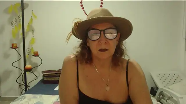 Snapshot of milchanel chatting on 03/05/25, 05:18 milchanel online show from 03/05/25, 05:18