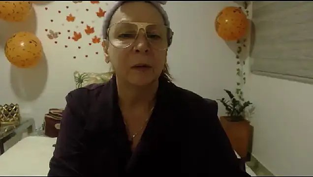 Snapshot of milchanel chatting on 10/16/25, 11:39 milchanel online show from 10/16/25, 11:39