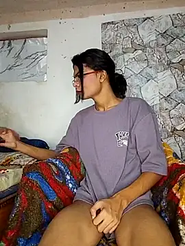 Snapshot of Enna_Zarza_ chatting on 09/15/25, 06:02 Enna Zarza online show from 09/15/25, 06:02