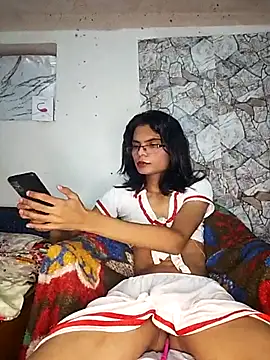 Snapshot of Enna_Zarza_ chatting on 09/25/25, 06:39 Enna Zarza online show from 09/25/25, 06:39