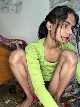 Snapshot of Enna_Zarza_ chatting on 12/19/25, 05:36 Enna Zarza online show from 12/19/25, 05:36